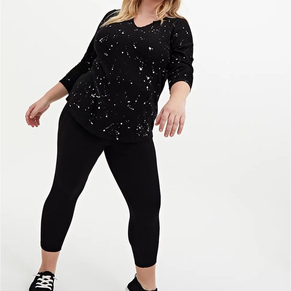 Torrid 5X Top Black Paint Splatter Waffle Knit NWT - Picture 5 of 5
